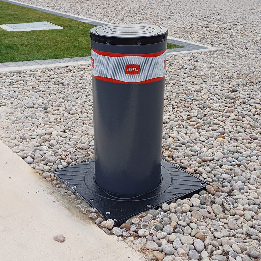 BFT Pillar B 600 x 275 hydraulic automatic bollard