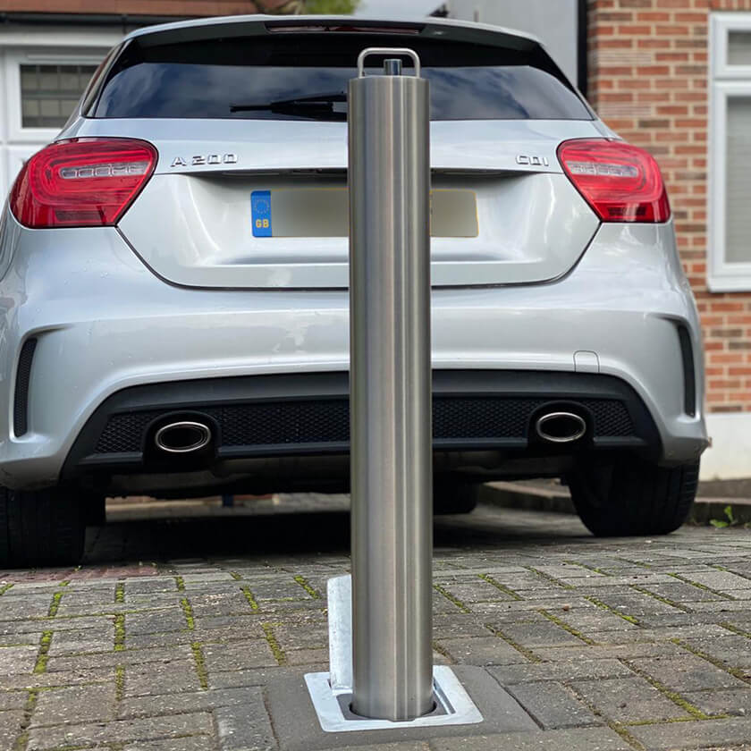 Stainless steel telescopic bollard