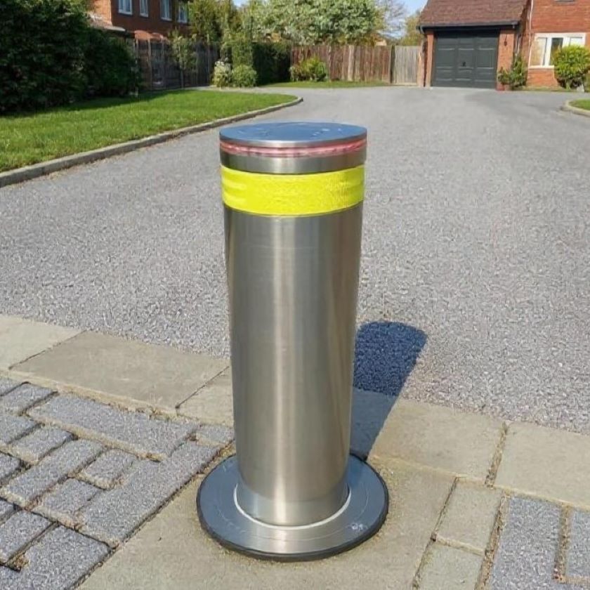 Guardian 600 stainless steel automatic  rising driveway bollard