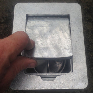 Closing the hinged lid