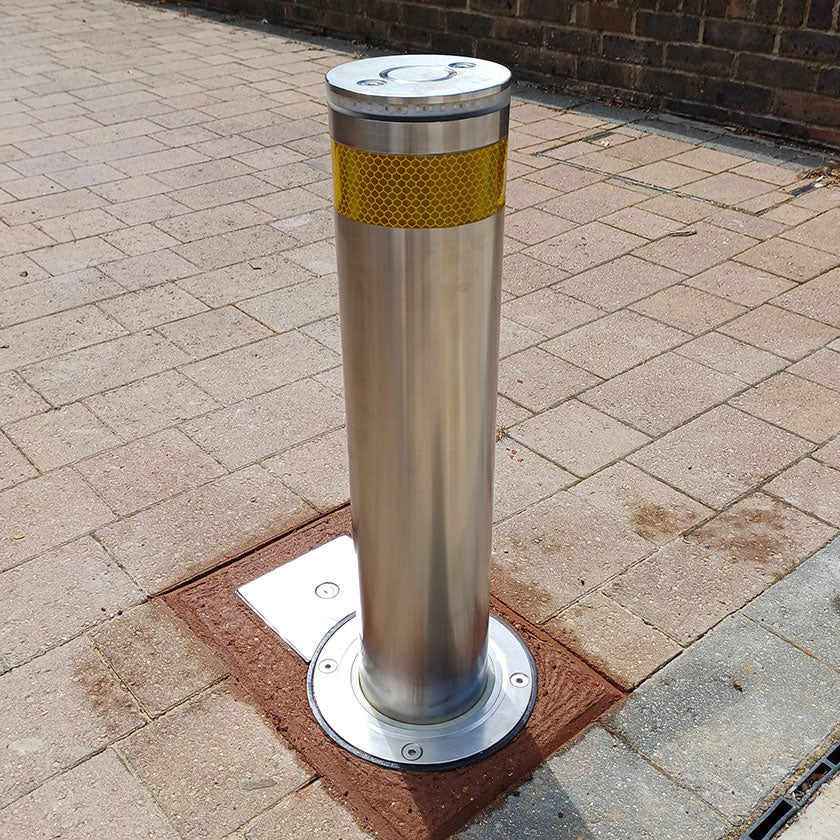 Stainless steel, wireless automatic rising bollard 