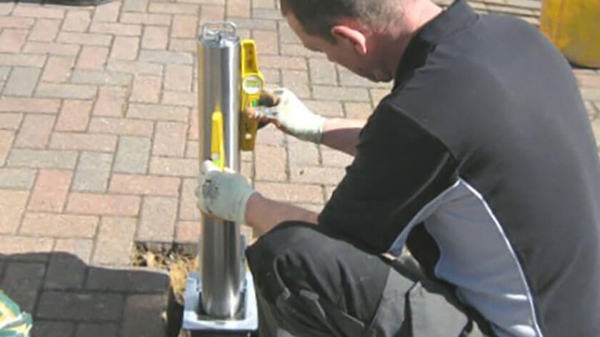 RD4 Telescopic Bollard - Speedy Buy! | Security Bollards Direct