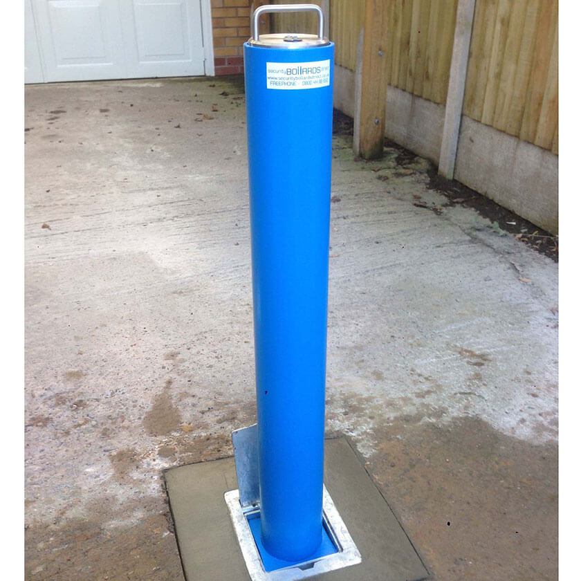 R14 telescopic bollard in Blue