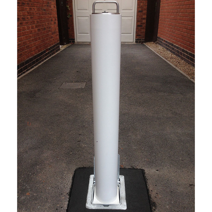 R14 telescopic bollard in White