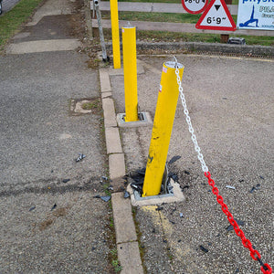 The R14 telescopic bollard after the Mercedes Benz tried to drive through it