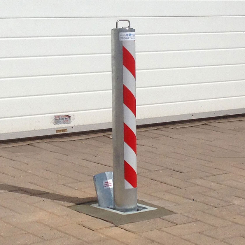 R8 anti-ram telescopic bollard in a galvanised finish