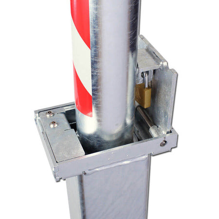 Retracta-post square telescopic bollard padlock location