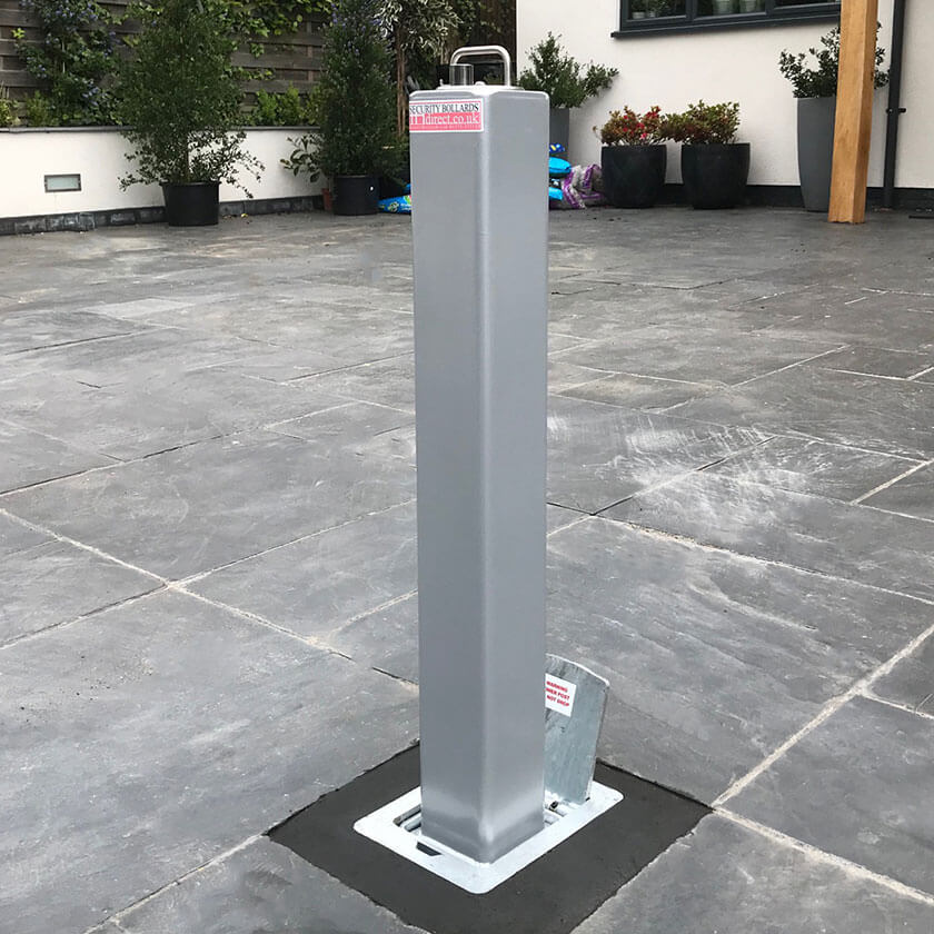 SQ20 Anti-Ram Telescopic Bollard in Silver