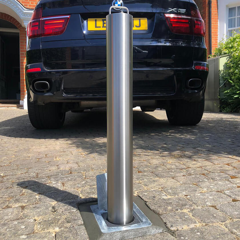 Stainless steel lift assist 850mm x 114mm retractable bollard