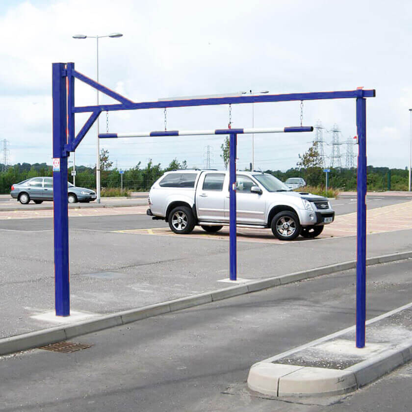 Opening height restriction barrier in Blue.